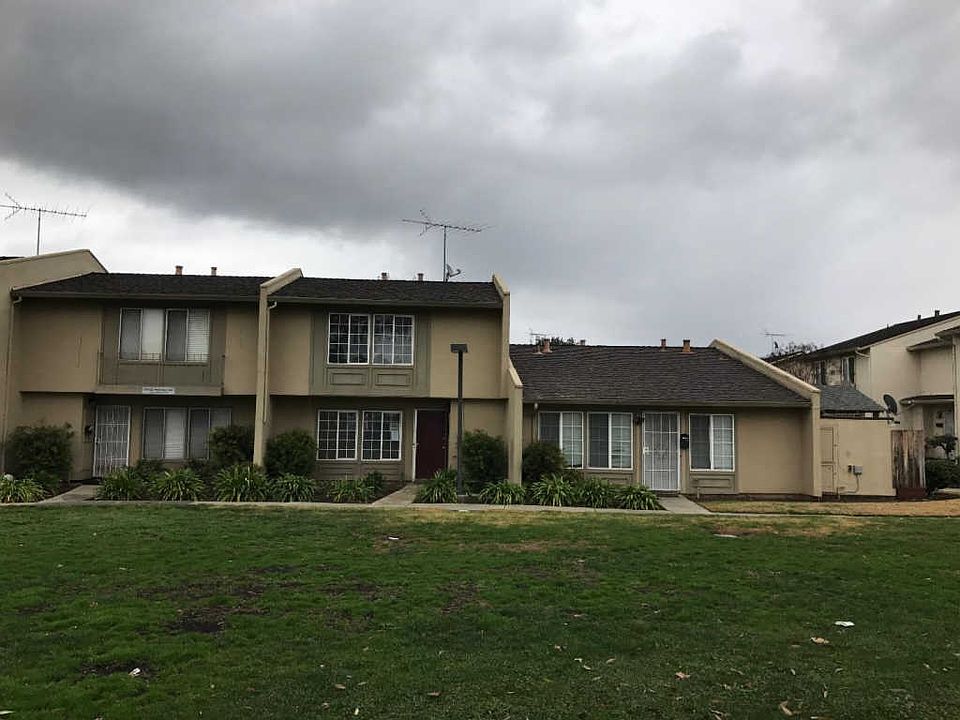 2nd image of 1515 Fledermaus Ct