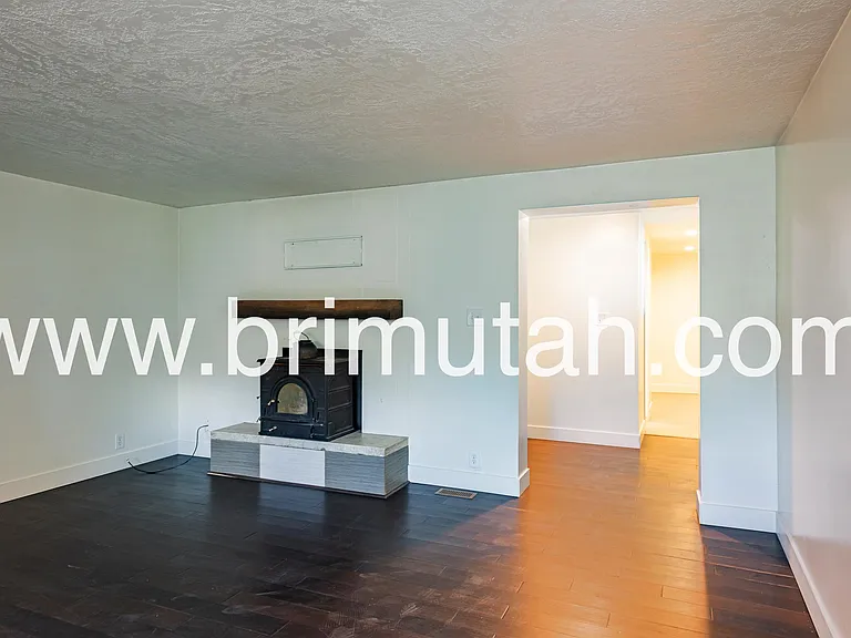 1313 E 8425 S — Photo 3