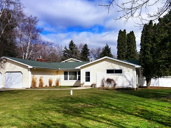 2nd image of 707 Sycamore Dr