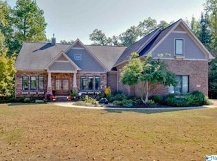 153 Edenshire Dr, Huntsville, AL 35811
