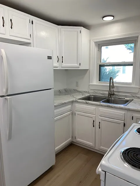 2 bed, 420 sqft, $2,000 — Photo 1
