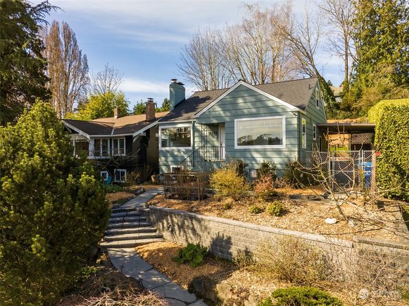 3033 23rd Avenue W, Seattle, WA 98199