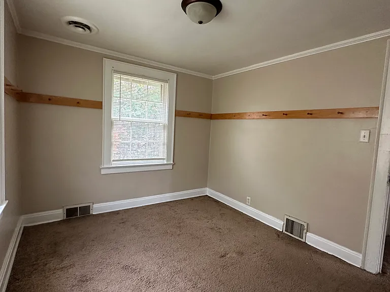 2509 Erskine Blvd — Photo 8