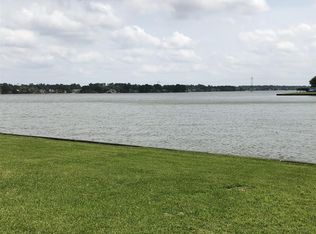194 April Waters Dr N, Montgomery, TX 77356