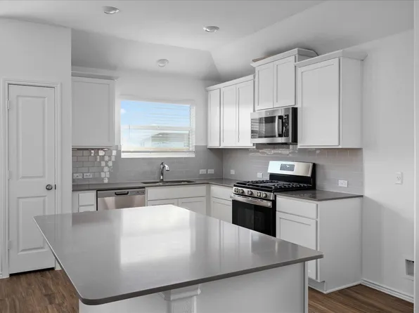 329 Escondido Cir, San Marcos, TX 78666