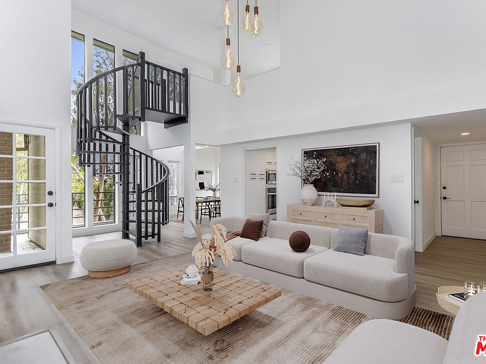 1st image of 11601 Montana Ave #Penthouse 7