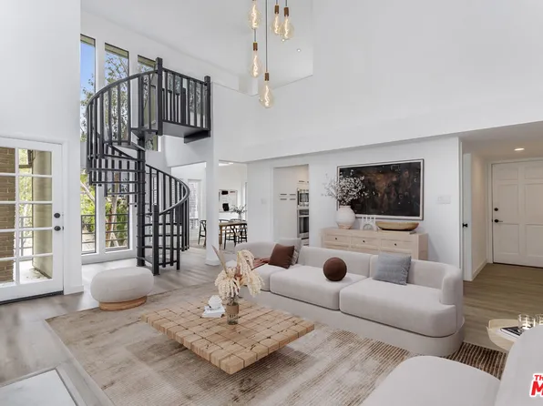 11601 Montana Ave #Penthouse 7, Los Angeles, CA 90049