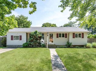 35 Winnie Ln, Brentwood, NY 11717