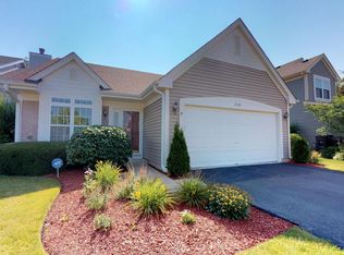 2101 Clarewood Ln, Mundelein, IL