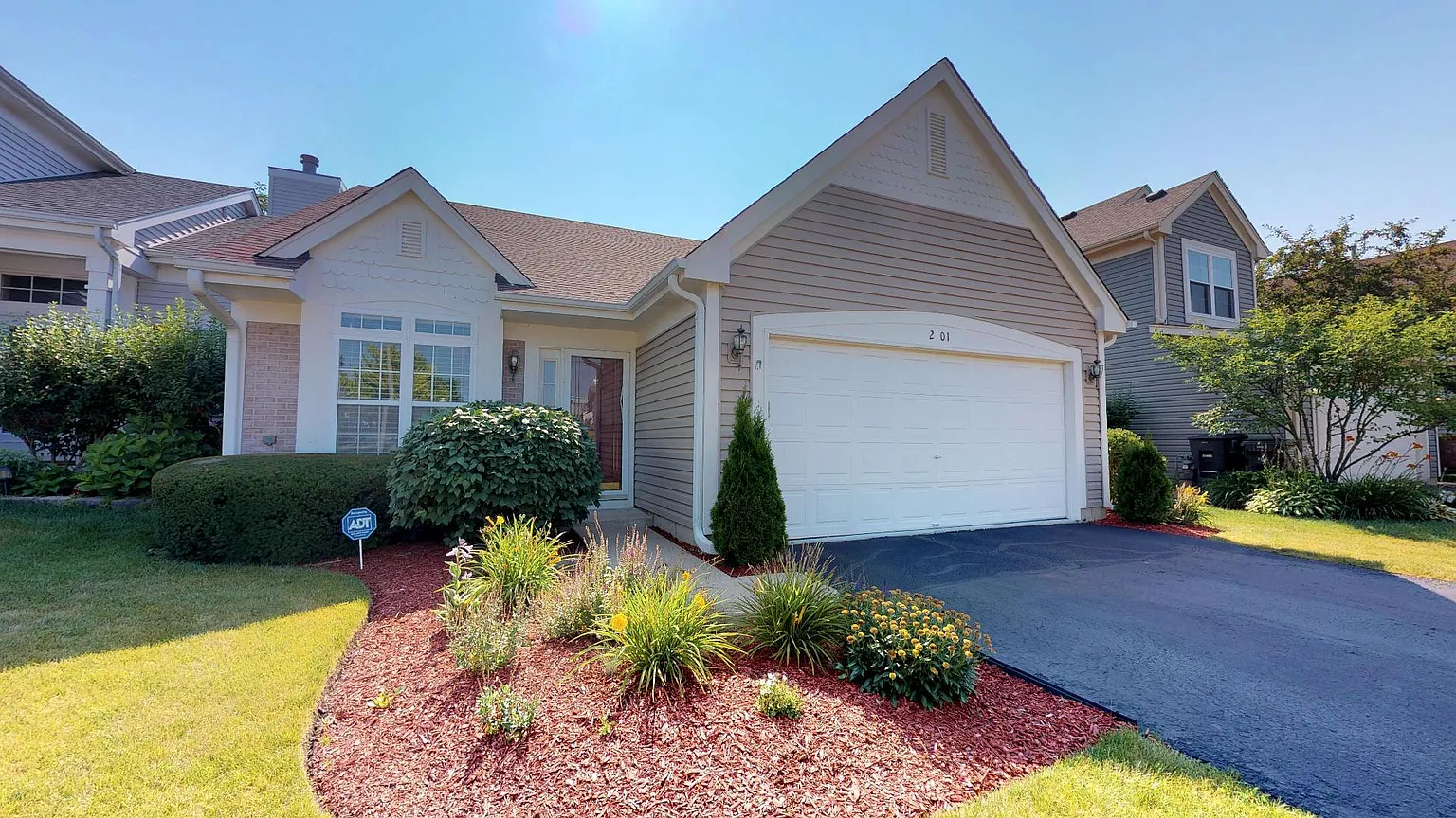 2101 Clarewood Ln photo 1