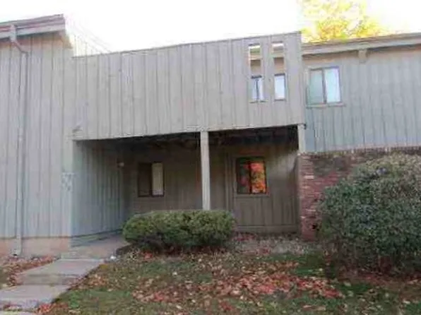 129 Webster Ct, Newington, CT 06111