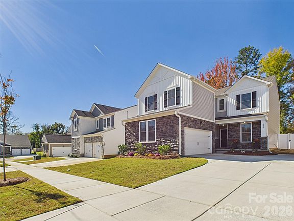 3rd image of 922 Peoria Ln
