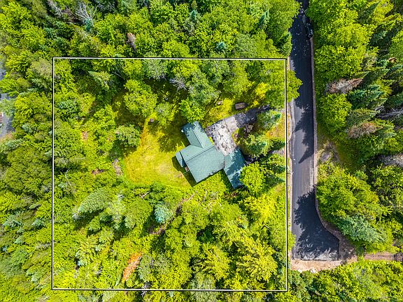 5th image of 92 Mitchell Ln