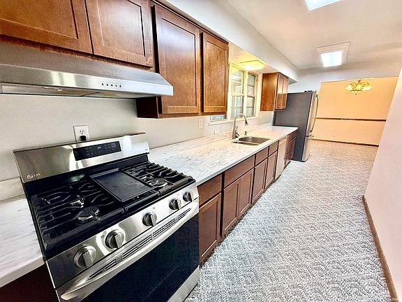 3rd image of 2504 Katherine Ave