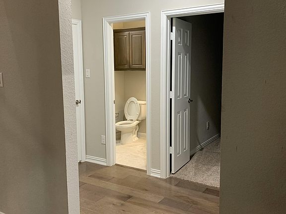 5th image of 106 Laurel Oak Dr