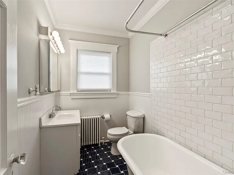 46 Davis St — Photo 5