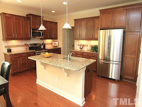 5th image of 38 Heatherwood Dr