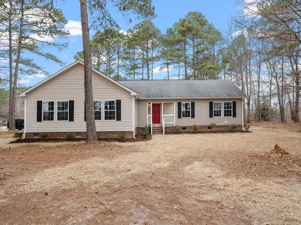 16 G W Oquinn Dr, Lillington, NC 27546