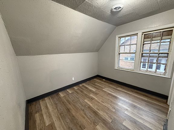 3rd image of 2704 W Greenfield Ave #2704