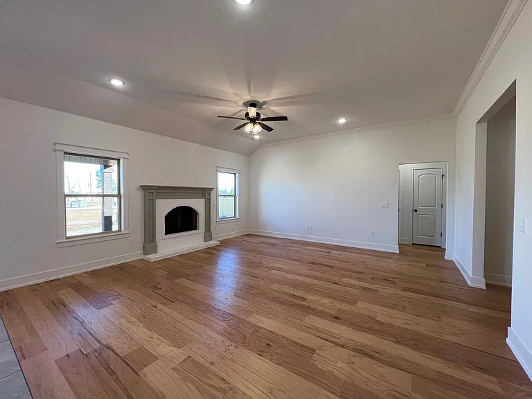 942 Sugar Pine St — Photo 7