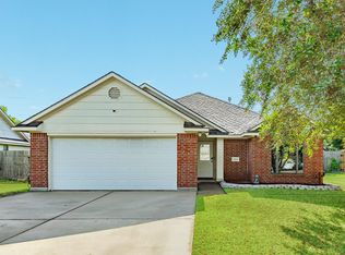 1164 Thomas Dr, Angleton, TX 77515