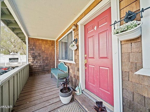 3rd image of 327 N BARRY Street