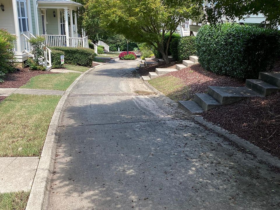 Quiet path to the greenway in front of the home