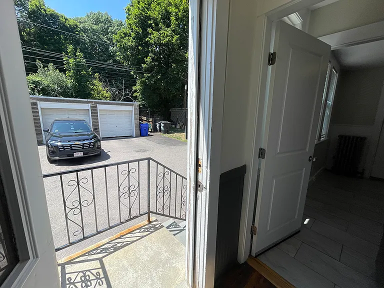 547 Hyde Park Ave #1 — Photo 16