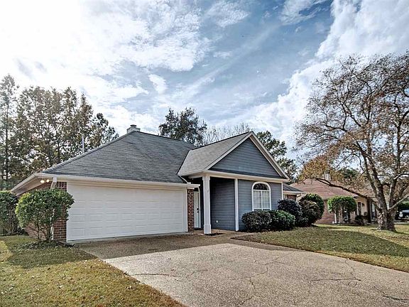 3rd image of 303 White Oak Dr