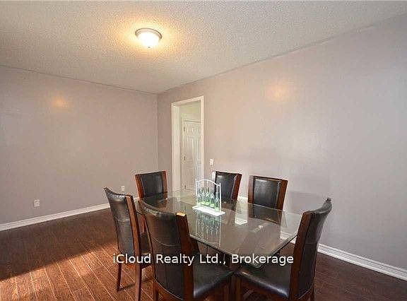 3rd image of 668 Armstrong Rd
