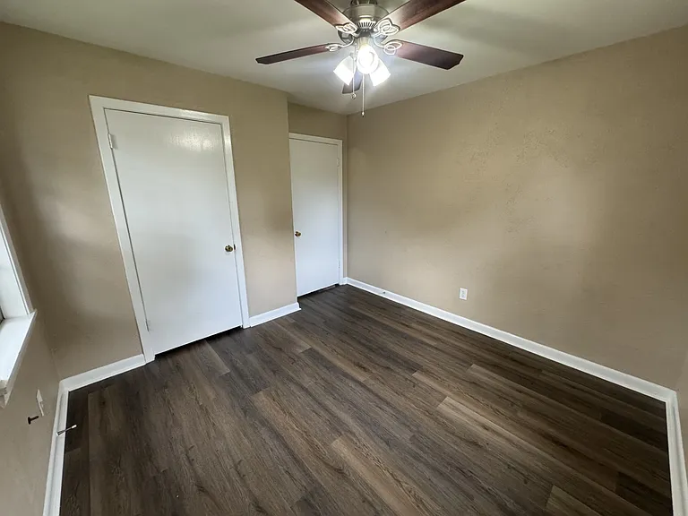 1704 Bradley St — Photo 8