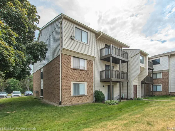 30078 W Twelve Mile Rd Unit 99, Farmington Hills, MI 48334