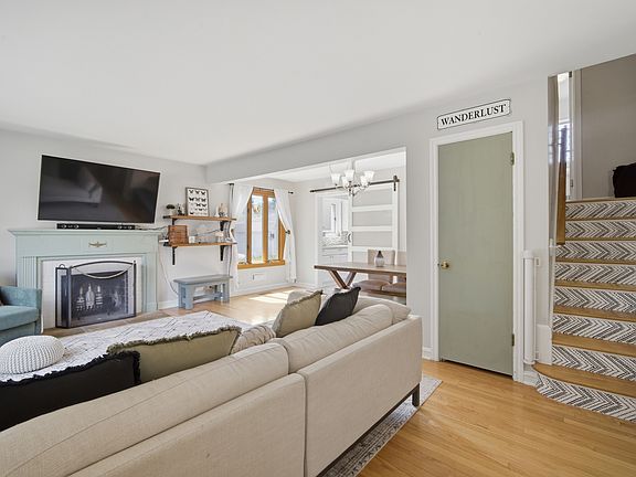 2nd image of 718 S Chestnut Ave