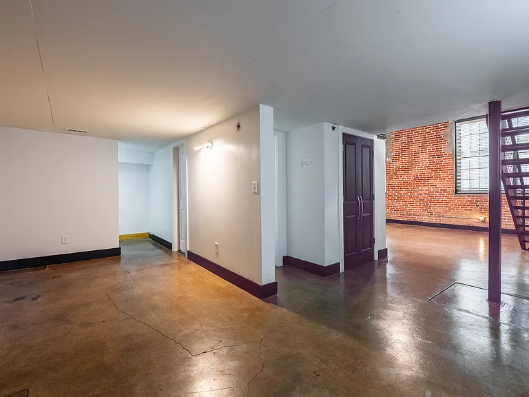 644 Wells St SW #7 — Photo 23