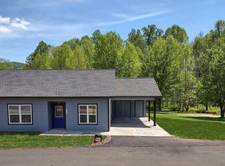 135 Diamond Ave, Franklin, NC 28734