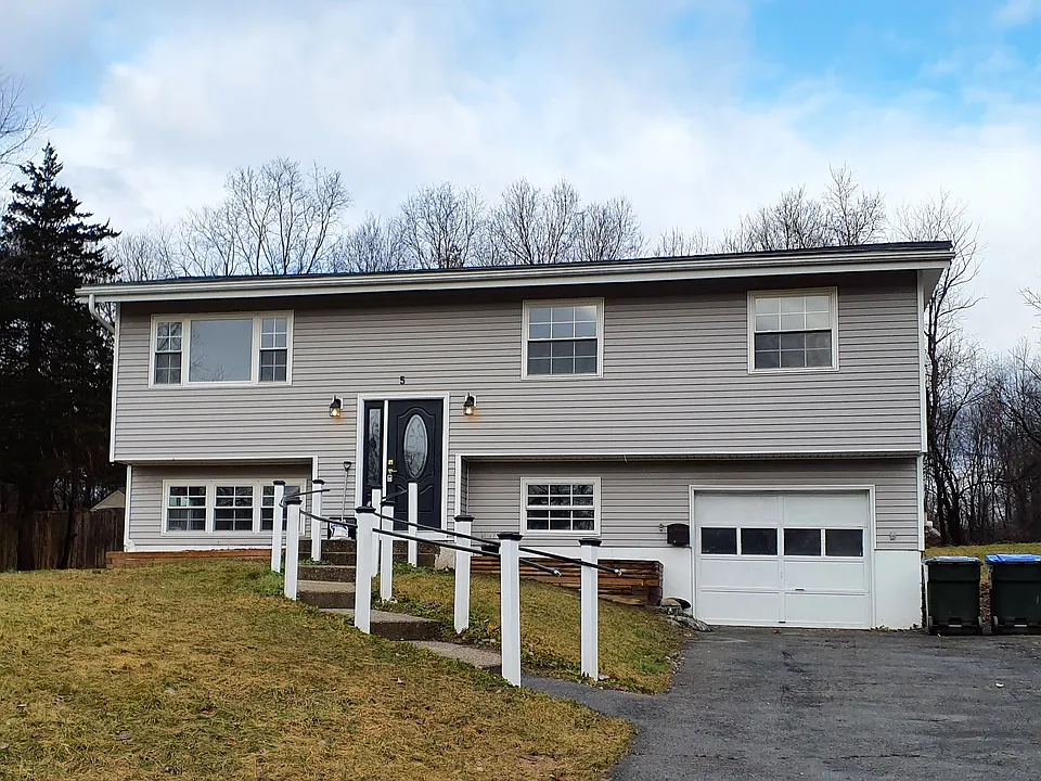 5 Laroc Rd