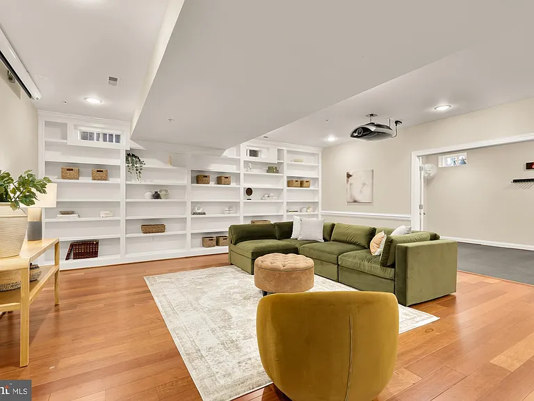 5501 Montgomery St — Photo 25