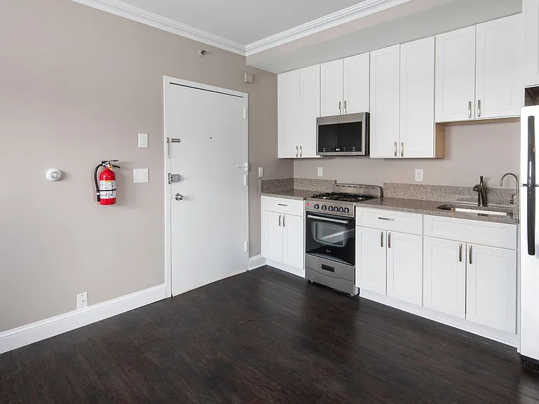 30 Euclid Ave — Photo 19