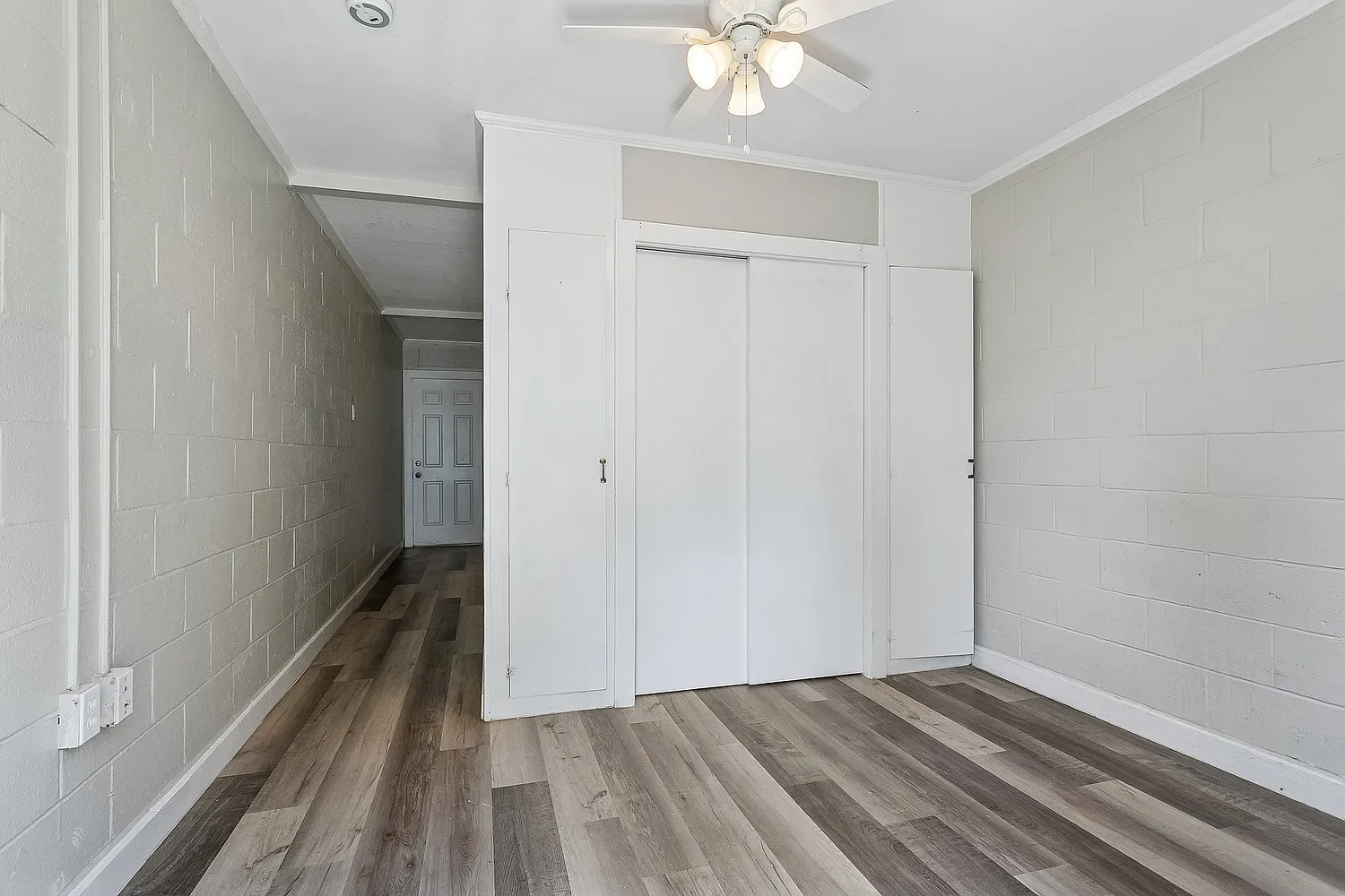 Studio, 350 sqft, $975 — Photo 4