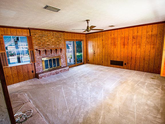 5th image of 2725 BROOKWOOD Drive