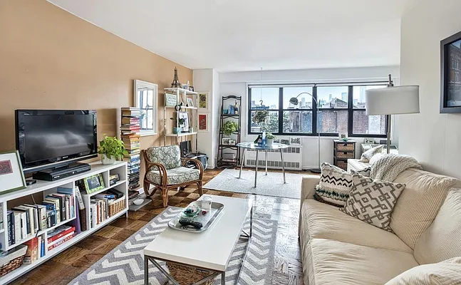 Sold by Compass | media 1