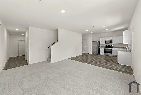 2107 Burnwood St — Photo 11