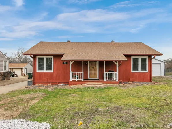 208 Choctaw St, Henryetta, OK 74437
