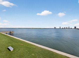 100 Shore Ct APT 208, North Palm Beach, FL 33408