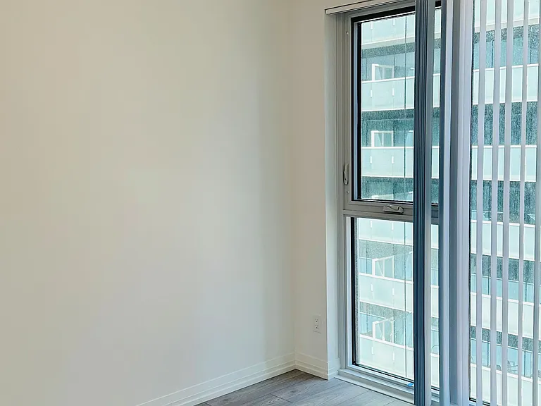 400 King St W #1003 — Photo 5