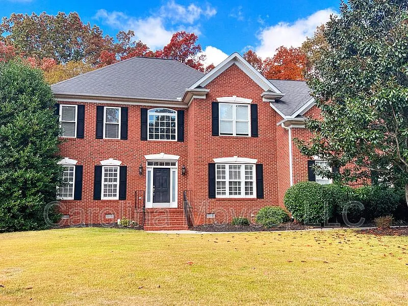 4 bed, 3.0 bath, 2800 sqft, $2,695 — Photo 1