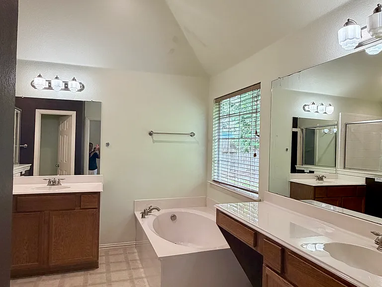 6517 Briar Lake Trl — Photo 19