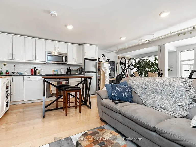 105 Chatsworth Dr #3 — Photo 4