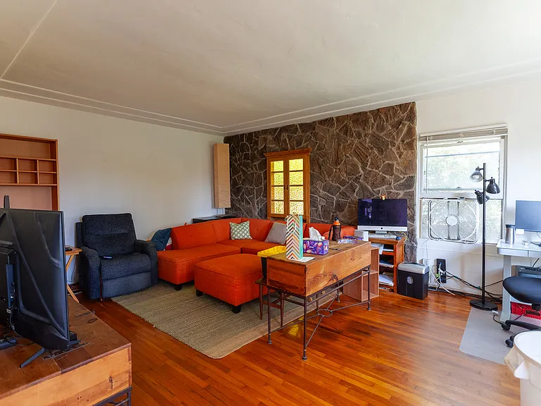 4959 Santa Cruz Ave — Photo 11
