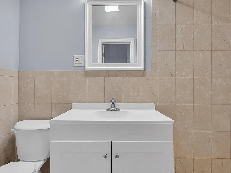 510 New York Ave #2 — Photo 11